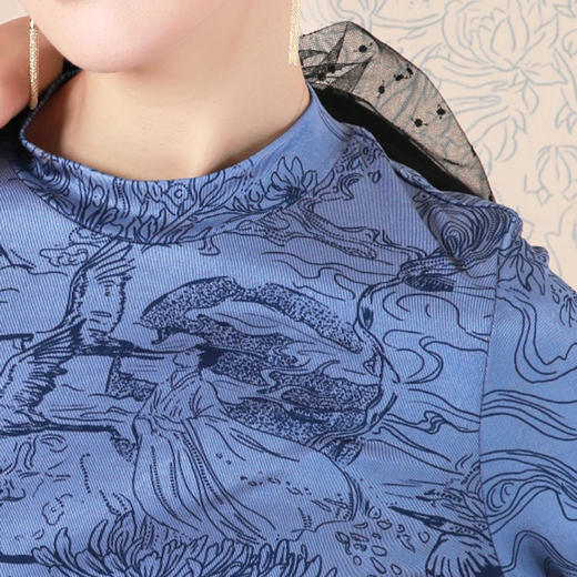 原价【伯妮斯茵】复古风印花半高领花青色T恤--修姱--浪漫觉醒《离骚》1T5281 商品图4