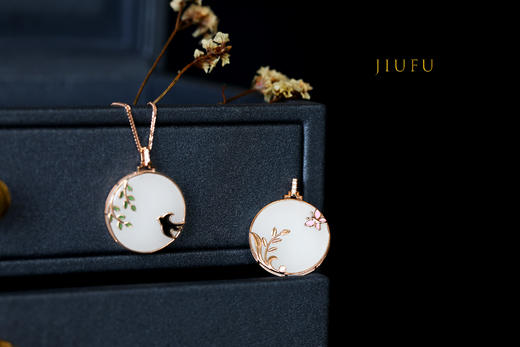 18K玫瑰金和田玉（白玉）镶钻吊坠--春归/小圆牌直径15mm 商品图2