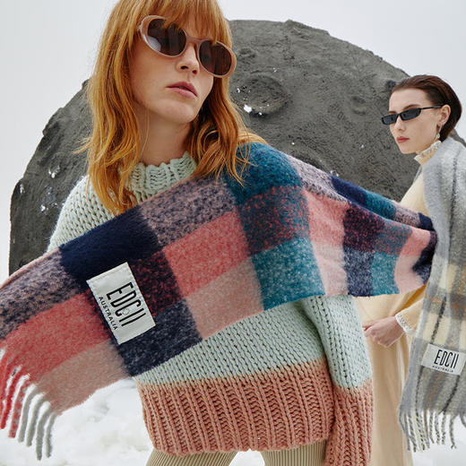 清仓 EDGII2020新款秋冬保暖可爱羊毛棉花糖围巾少女百搭披肩.潮快闪[福利品] 商品图2