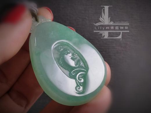 “如鱼得水”水滴型翡翠挂件 商品图3