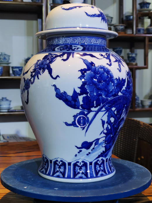 曹细毛：柴窑青花锦鸡牡丹富贵图将军罐 商品图3