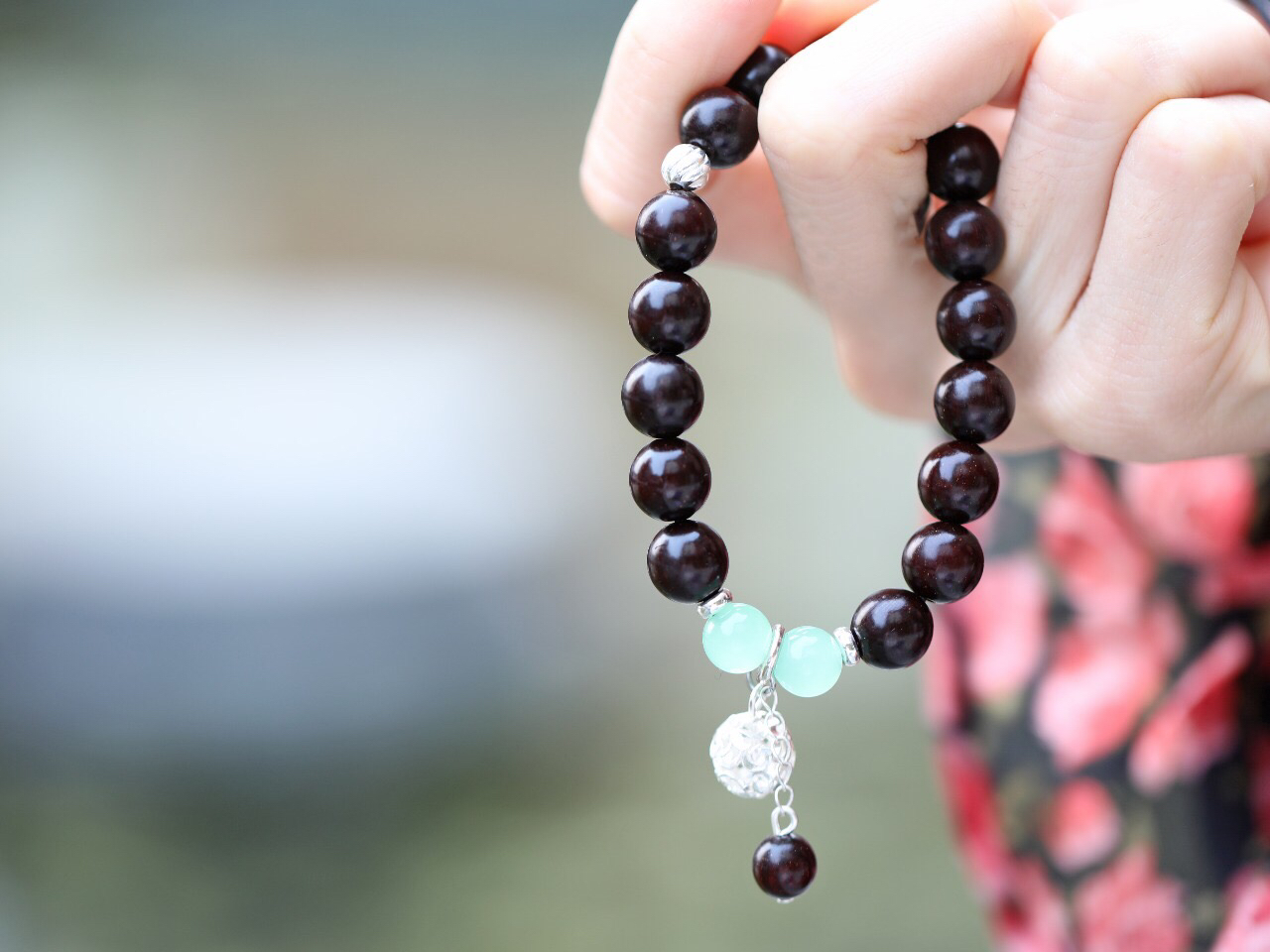 【青山特惠】原创设计-小叶紫檀1.0cm配玉珠和银饰手串 y32