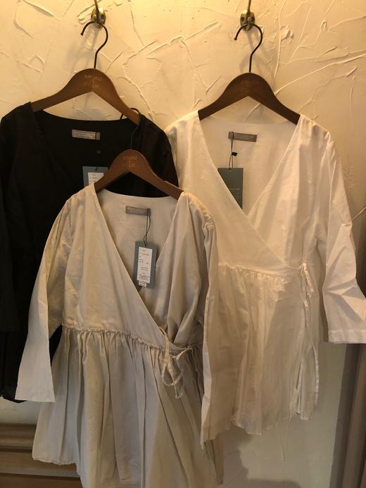 FRANCESCA浅灰/白/黑绑带上衣 商品图9