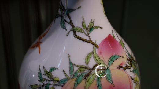 胡庆阳:粉彩八桃橄榄瓶 商品图1