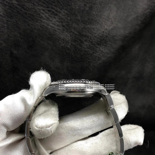 AR劳‌力‎士官​方‌904钢材​陆​续具备‌全‎系​列产‎品:          率‌先‌出产​劳  力‌士904L钢材“钢圈‌游​艇​YM系列”。 商品图12