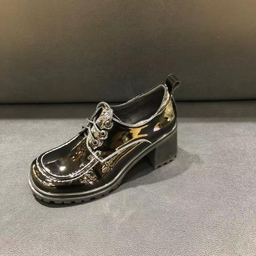 lfgj jeans BR102春季新品英伦系带头层牛漆皮深口单鞋 商品图0