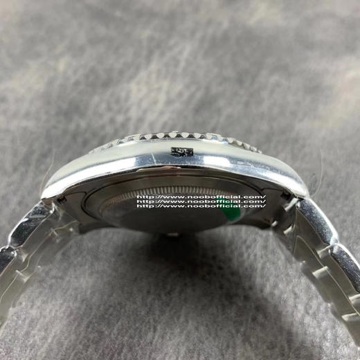 AR劳‌力‎士官​方‌904钢材​陆​续具备‌全‎系​列产‎品:          率‌先‌出产​劳  力‌士904L钢材“钢圈‌游​艇​YM系列”。 商品图8