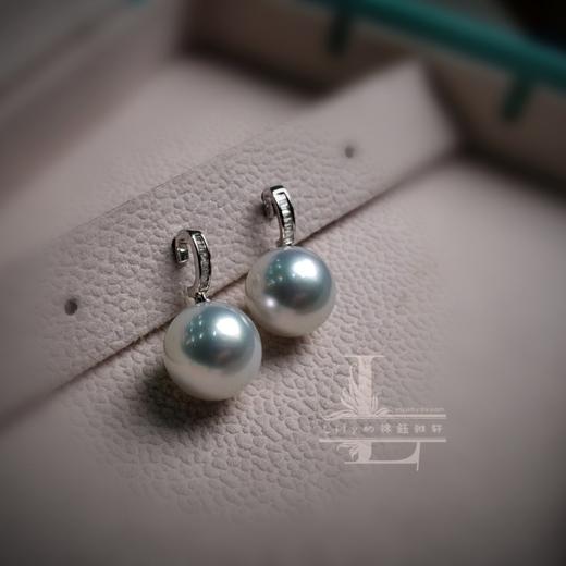 “”月光银冷皮澳白珍珠耳钉 商品图5