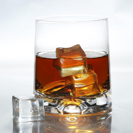 炫彩金牛威尔杯 商品图0