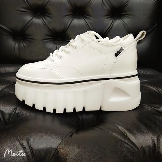 LFGJ.2260.真皮圆头厚底松糕小白鞋 商品图1