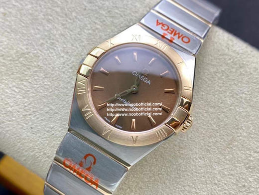 欧米茄 28星座系列“蓝色星空”限量版女士腕表，灵感源自深邃纯净的星空，表盘采用深蓝色砂金石玻璃打造，如同璀璨星空般闪耀。 商品图5