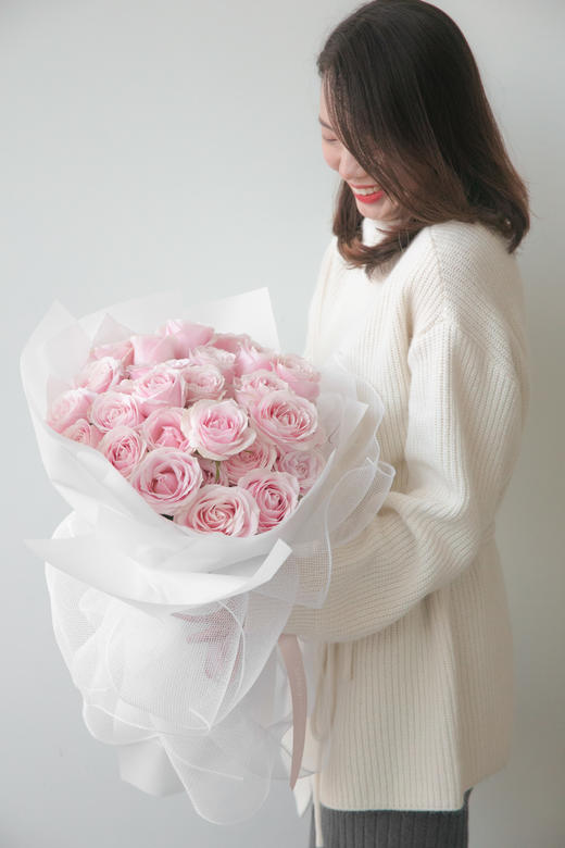 情人节<小白裙>粉玫瑰花束 商品图5