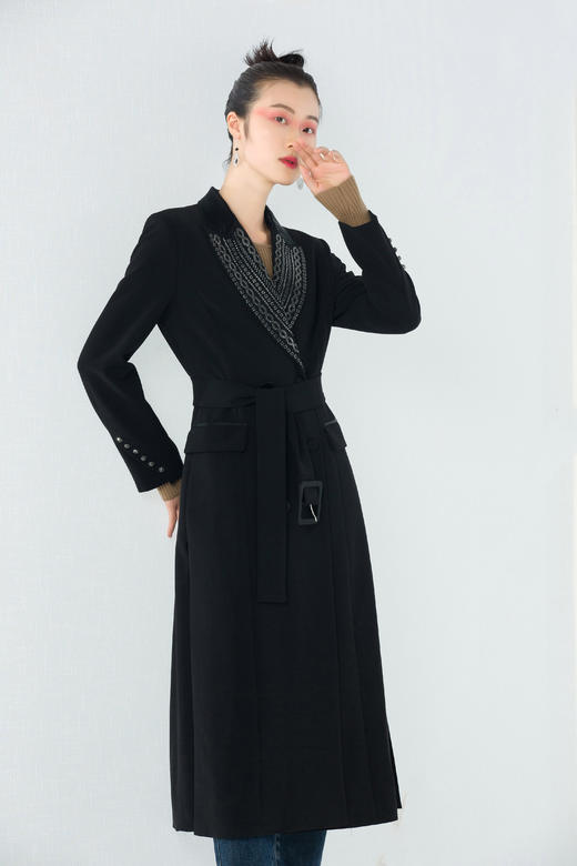 3D5606--漆黑色风衣--《秋装时尚系列》 商品图0