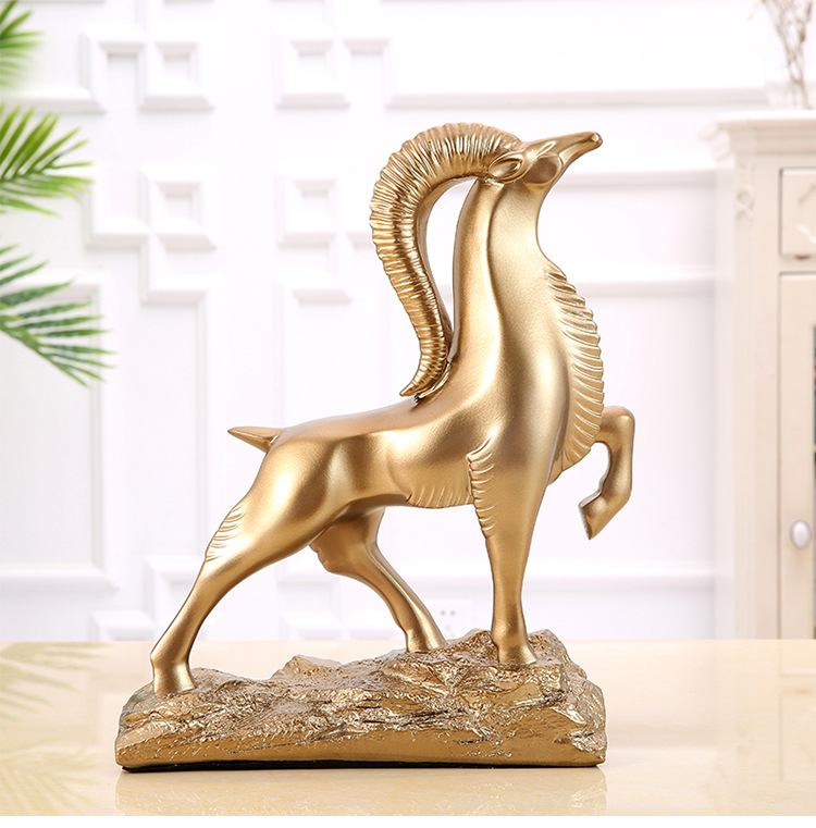 家居摆件北欧现代新中式创意领头羊摆件办公室桌家居饰品酒柜装饰品