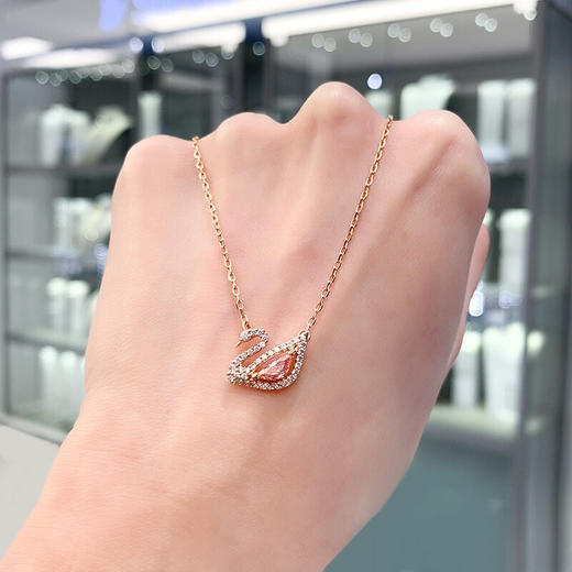 SWAROVSKI Dazzling Swan 天鹅粉色仿水晶项链女锁骨链 546998JPY带授权招加盟代理 商品图2
