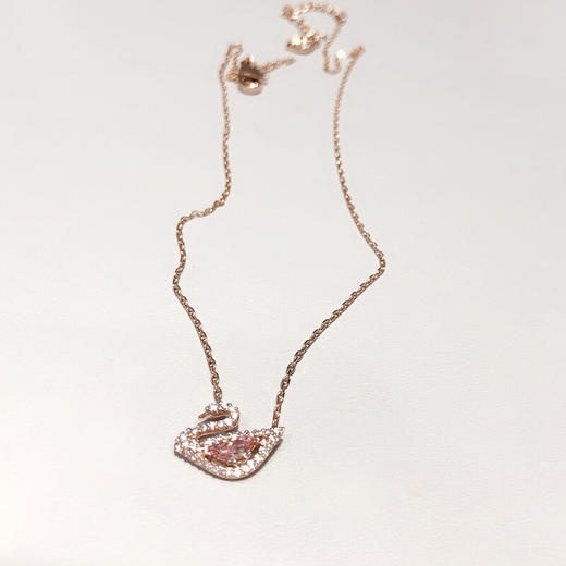 SWAROVSKI Dazzling Swan 天鹅粉色仿水晶项链女锁骨链 546998JPY带授权招加盟代理 商品图4