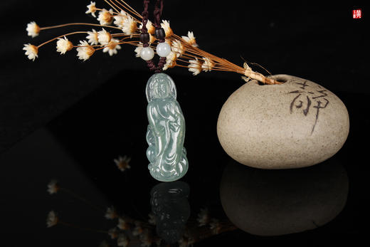 天然翡翠【观音】吊坠 配精美编织挂绳 商品图4