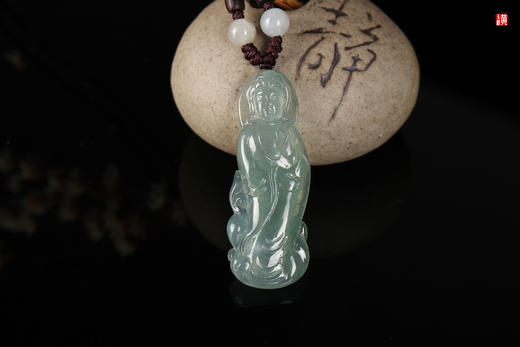 天然翡翠【观音】吊坠 配精美编织挂绳 商品图1