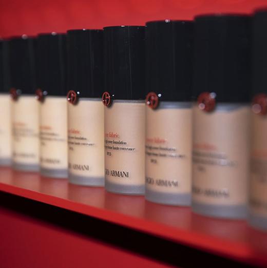 【油皮可选】意大利 Armani阿玛尼 红标权力轻盈粉底液 SPF25 30ml 商品图7