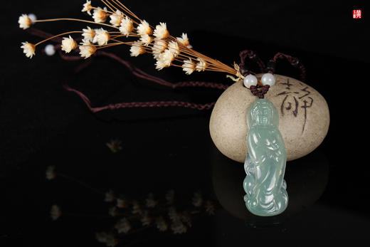 天然翡翠【观音】吊坠 配精美编织挂绳 商品图0