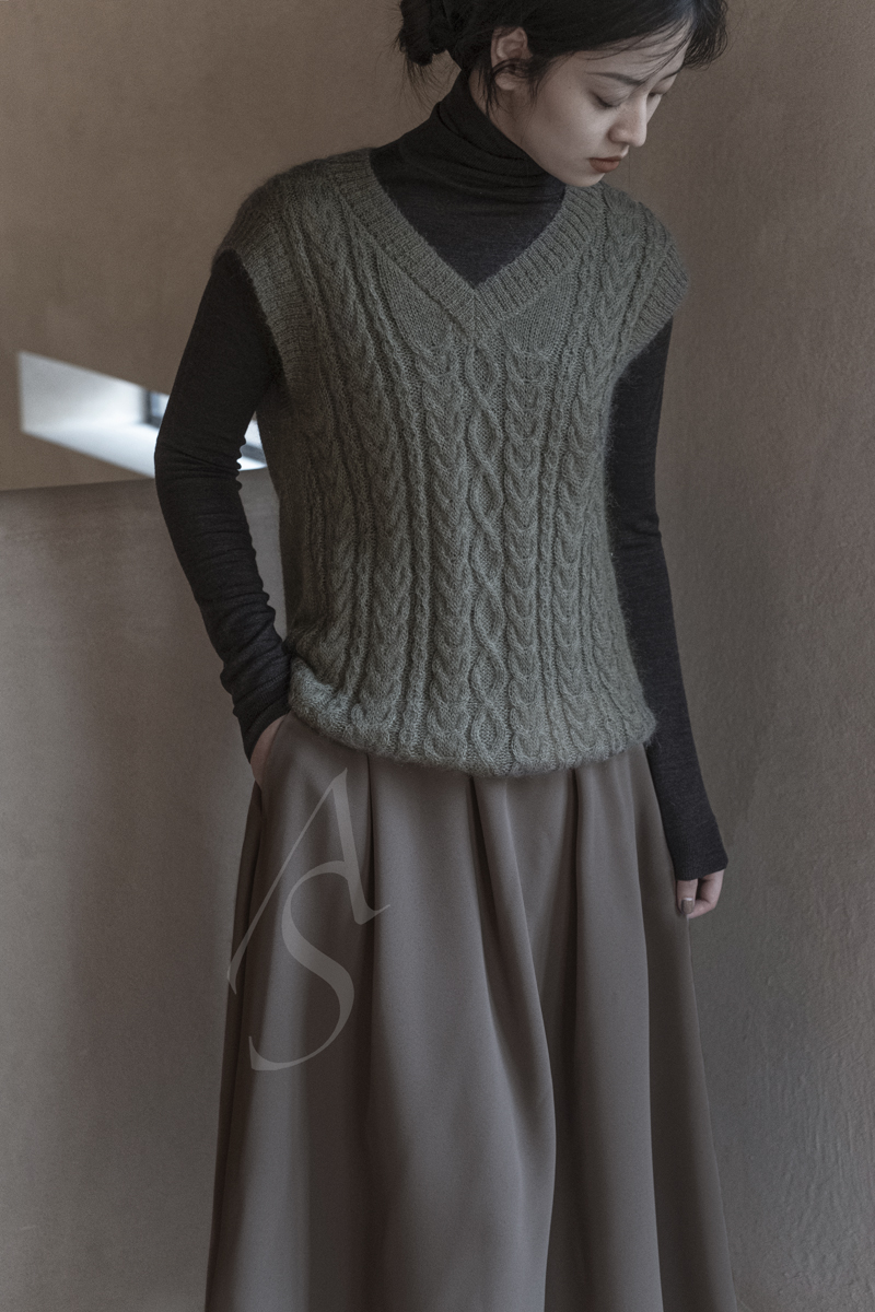 Liangxue 豆绿色针织背心