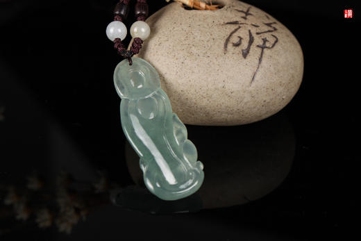 天然翡翠【观音】吊坠 配精美编织挂绳 商品图3