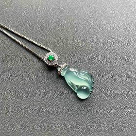 高冰种淡蓝水翡翠观音手掌上明珠18k白金钻石镶嵌