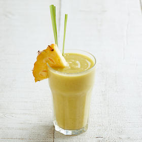 芒果凤梨热带果昔 Tropical Pineapple Smoothie (Pineapple, Mango, Banana, Lemonade & Mint)