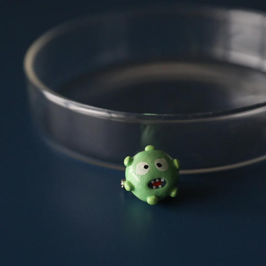 七口『迷你绿色细菌病毒』｜手绘黏土胸针 商品图0