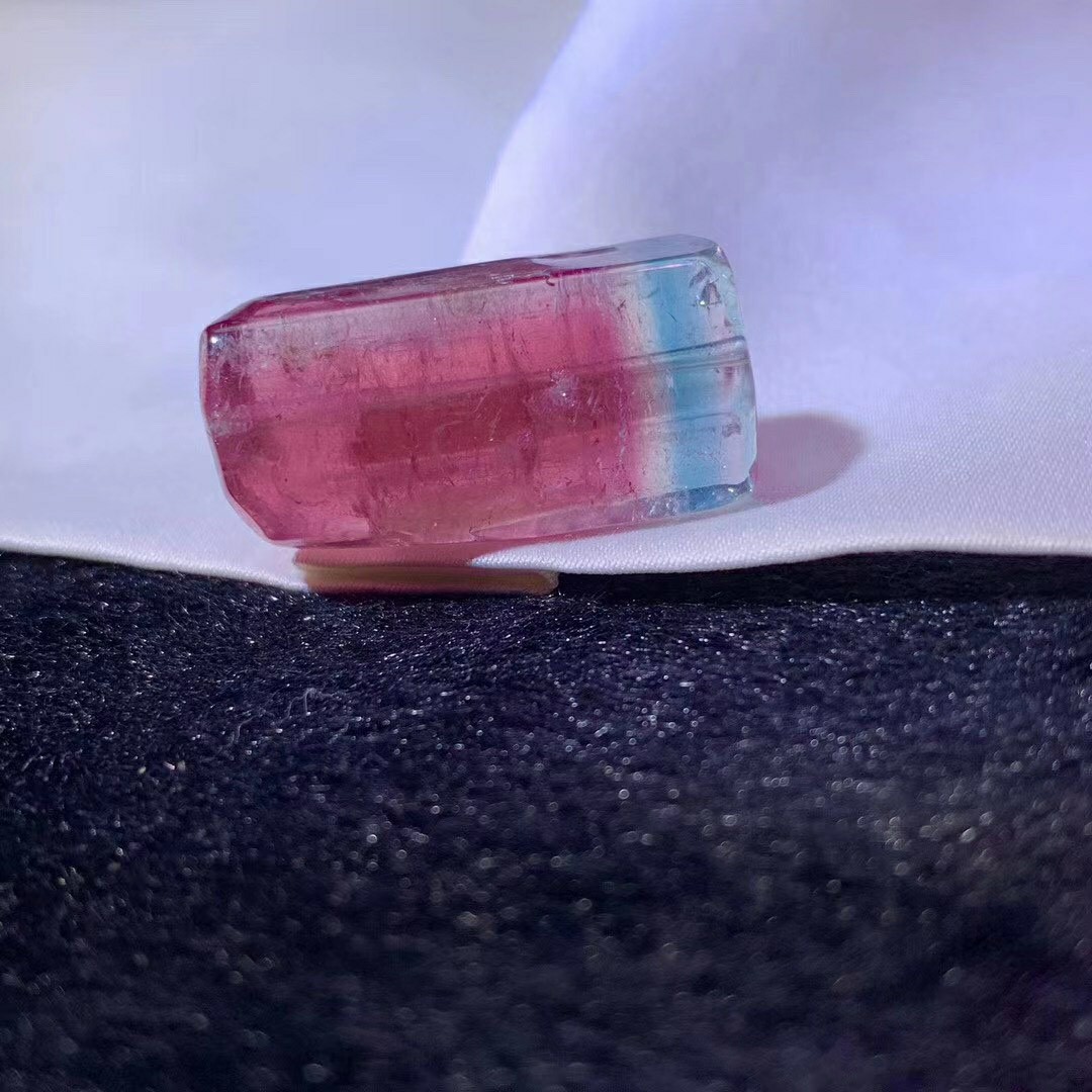 9g 27-15-12mm红蓝西瓜碧玺原石