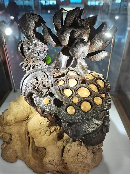 翠荷摆件 小叶紫檀 商品图0