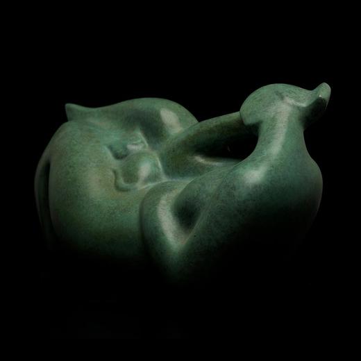 宇达青铜全铜摆件  何鄂作品《梦境》限量99件  艺术装饰摆件  长31cm 商品图2