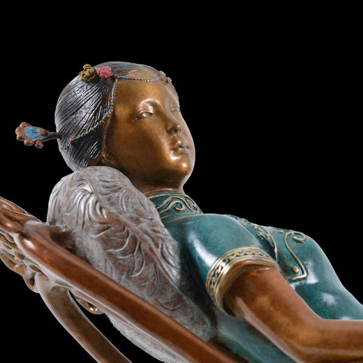 宇达青铜摆件 吴信坤作品《春天里》限量99件 艺术摆件  长47.5cm 商品图4