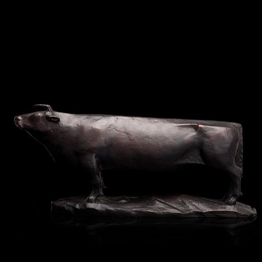 宇达青铜摆件  限量99件 
 乔迁作品《原野》艺术摆件   长38cm 商品图3