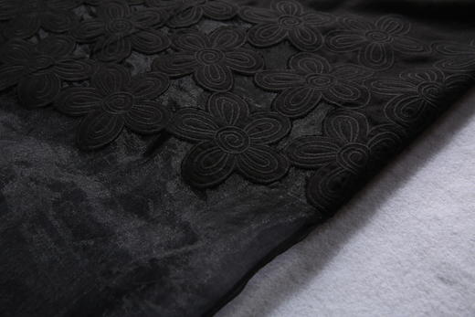 【伯妮斯茵】161B123--黑色半裙--邮差胡林--《生命之美-梵高的花园》 商品图6