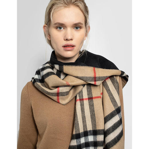 BURBERRY 巴宝莉 女士双面两用格纹羊绒围巾 格子 8035910 A1189 商品图1