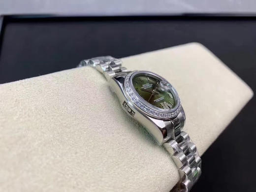 NOOB出品，女装日志型28㎜日志型279174-0009 ①：女装日志型的蚝式表壳是坚固优雅、美比例的典范。采用316L不锈钢来锻造不锈钢腕表表壳，具备高抗腐蚀性 商品图13