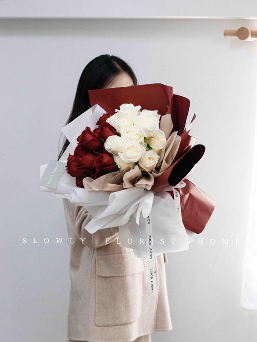 红白格调（33朵） 商品图0