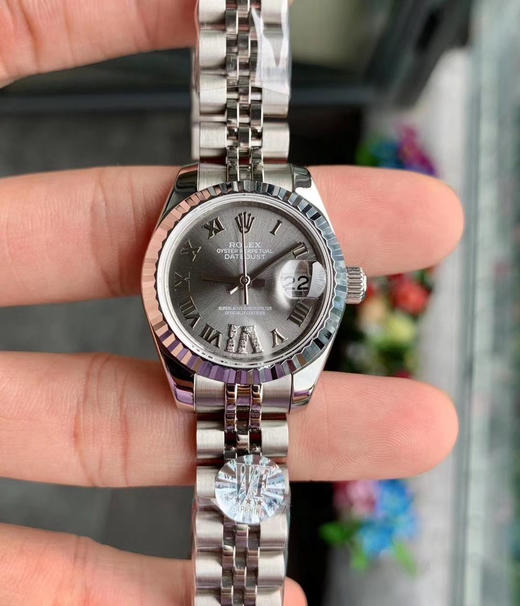 NOOB出品，女装日志型28㎜日志型279174-0009 ①：女装日志型的蚝式表壳是坚固优雅、美比例的典范。采用316L不锈钢来锻造不锈钢腕表表壳，具备高抗腐蚀性 商品图9