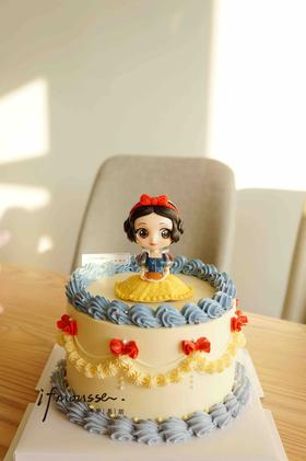 「女孩」复古坐姿白雪公主