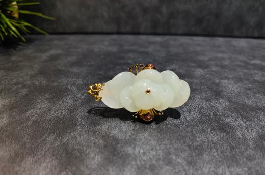 【御珠宫坊】金镶羊脂白玉子料荷花吊坠 商品图2