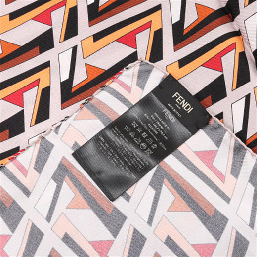 芬迪 FENDI (vetrina) FENDI SCARF 丝巾JPY带授权招加盟代理 商品图3
