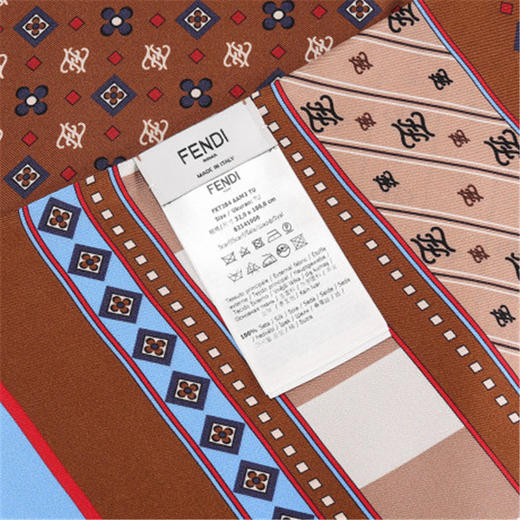 芬迪 FENDI (vetrina) FENDI SCARF 丝巾JPY带授权招加盟代理 商品图3