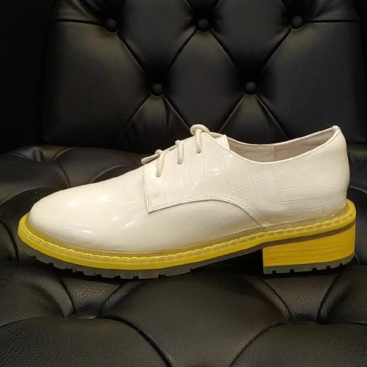 LFGJ 5502 中性复古漆皮石头纹女鞋 商品图1