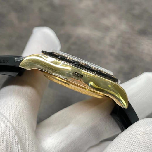 N劳li士黄金迪通拿余文乐M116518ln-0048，单独真正4130机芯，精钢镀厚金，黄金表壳。表壳厚度和zp一致，全部计时功能100% 实现， 使用了订制版KIF避震器 正品原版开模精品中的精品 商品图6