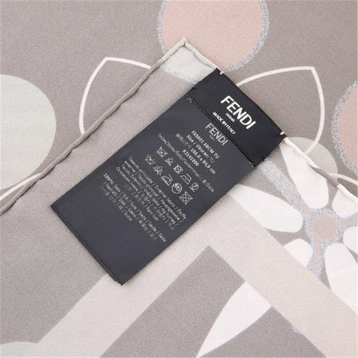 芬迪 FENDI (vetrina) FENDI SCARF 丝巾JPY带授权招加盟代理 商品图3