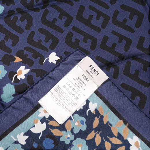 芬迪 FENDI (vetrina) FENDI SCARF 丝巾JPY带授权招加盟代理 商品图3