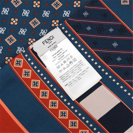 芬迪 FENDI (vetrina) FENDI SCARF 丝巾JPY带授权招加盟代理 商品图3