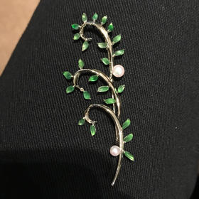 【珝设计】蔓 珍珠翡翠胸针