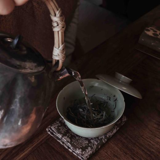 清如许珍藏｜2008年纳存的十三年老白毫银针50克瓷罐装 商品图6